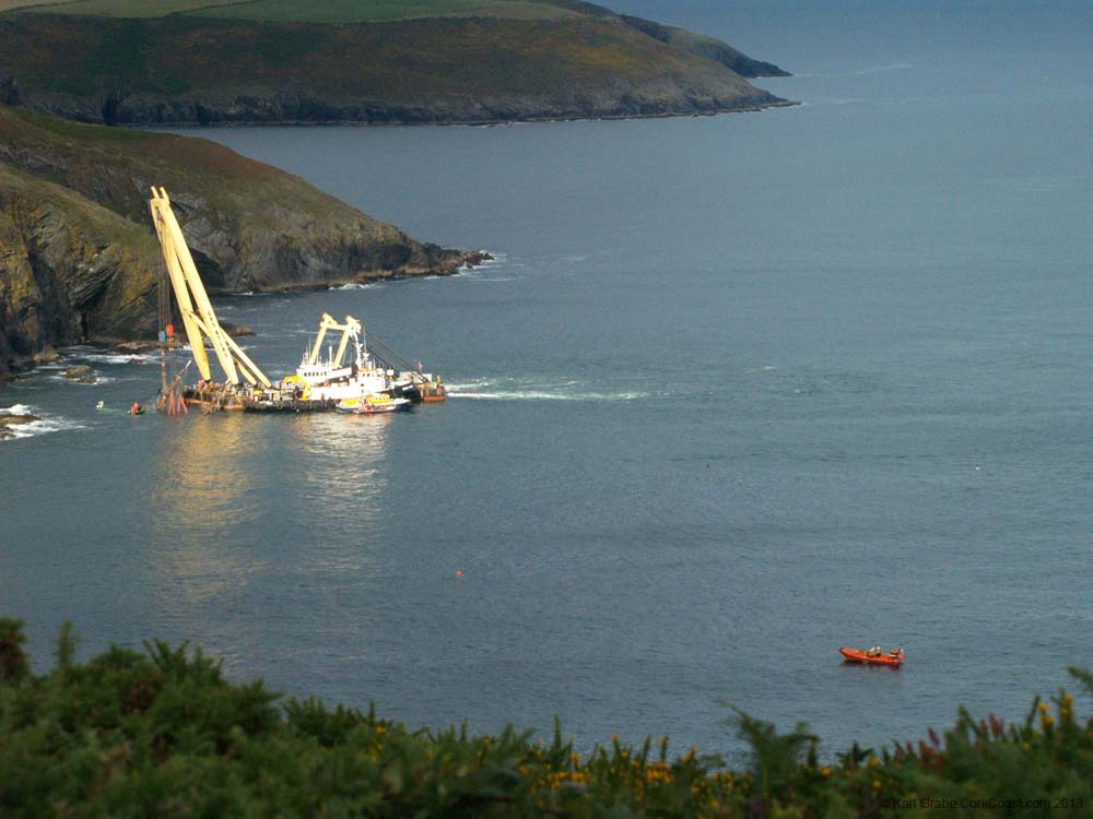 KG095554 RNLI Kinsale - involved in rescue - watching