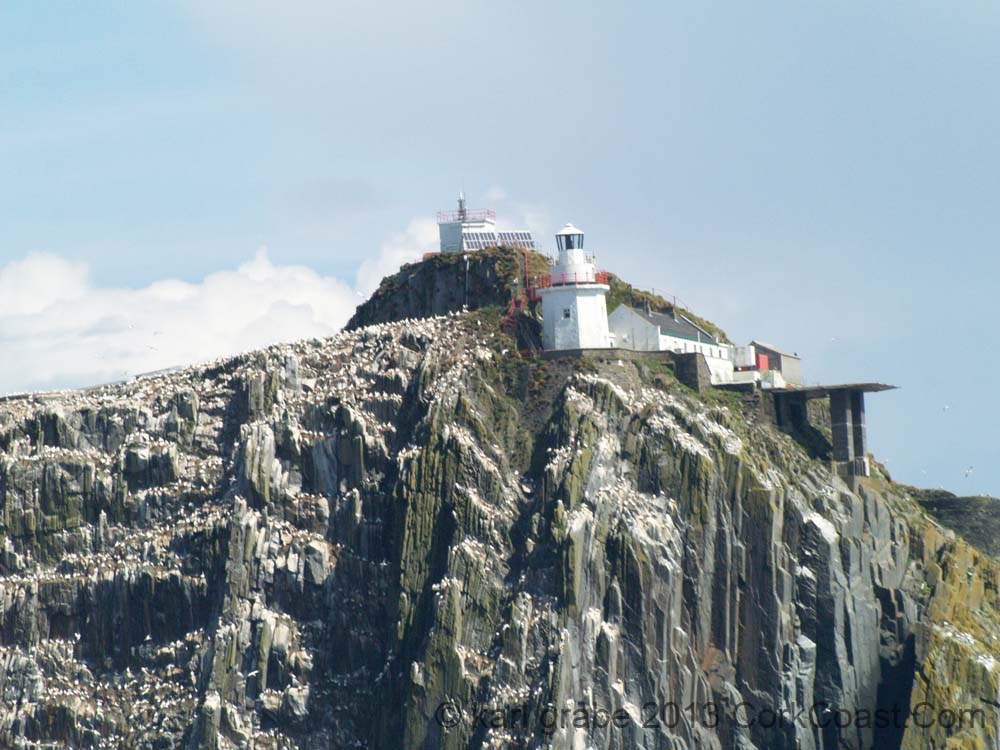 KG284690 bull rock lighthouse