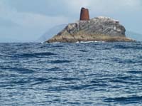 KG284619 Calf Rock close