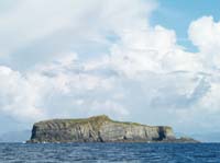 KG284646 cow rock from SE