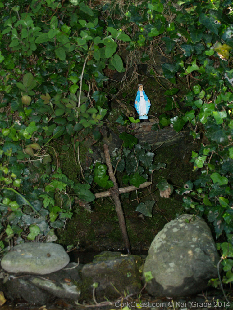 KG131145   Courtaparteen grotto